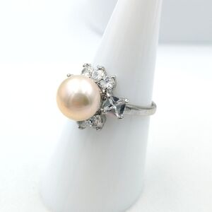 Vintage stunning faux pearl and rhinestone ring